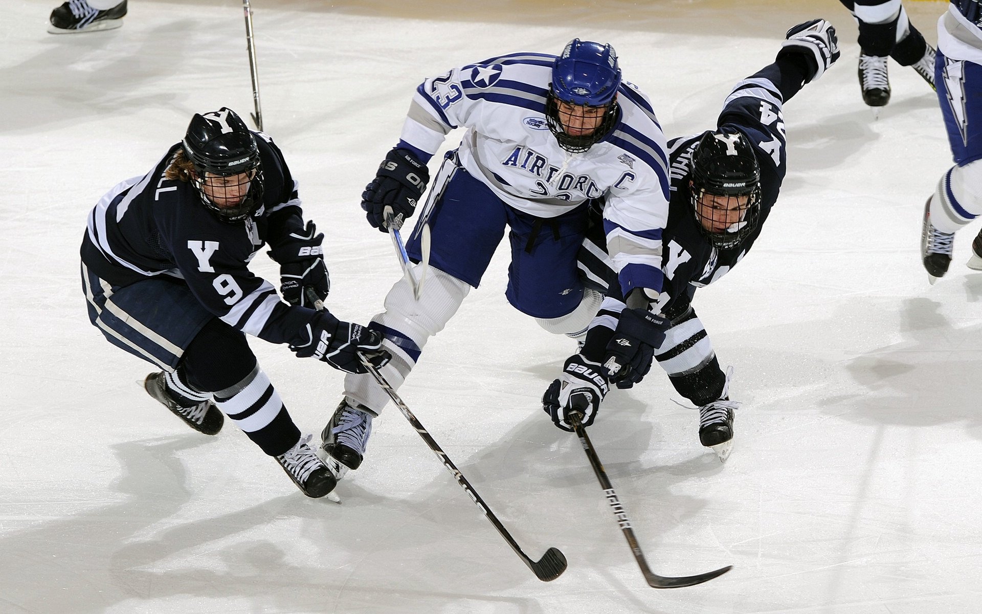 铁血与优雅的碰撞，阿克如何用攻防统治力为尤文注入新魂